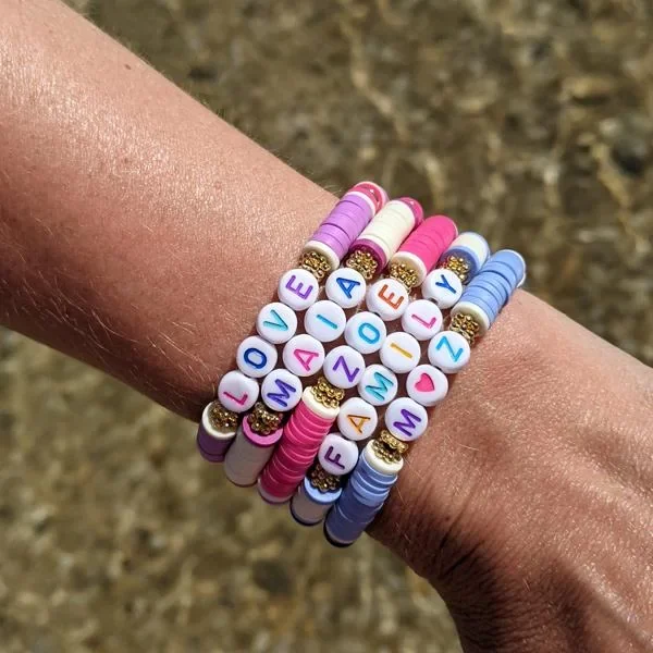 Bracelets colorés personnalisés Maison de Krikri